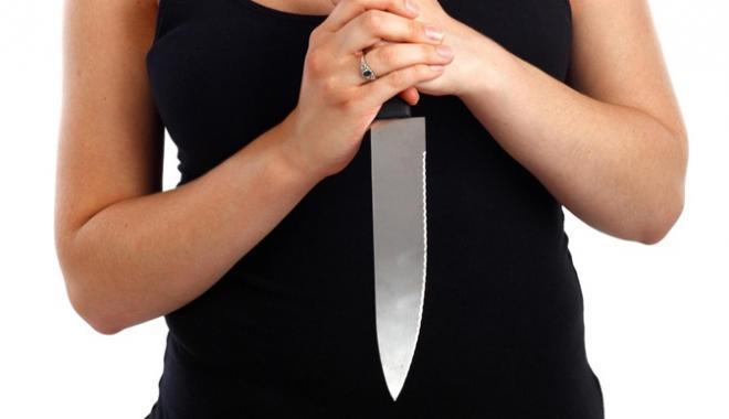 Приревновала: одесситка ударила сожителя ножом в пах