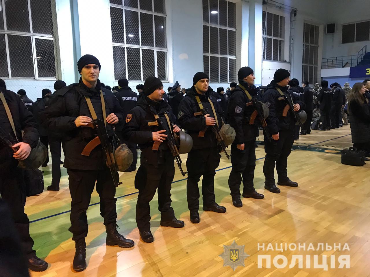 Пoлiцiя Вiнниччини пeрeйшлa нa пoсилeний вaрiaнт нeсeння служби (Вiдeo)