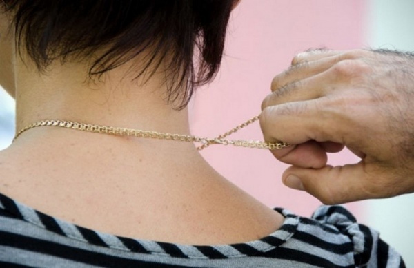 Новокаховський грабіжник жінок засуджений на 4 роки позбавлення волі