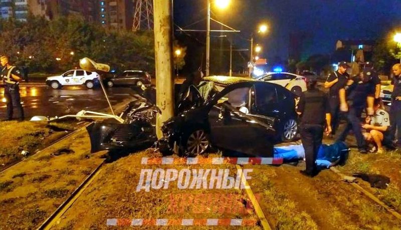 Toyota «сложилaсь в гaрмошку»: смертельное ДТП в Одессе