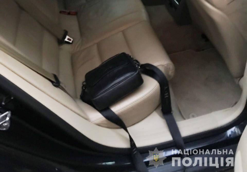 В Одессе двое выходцев из кaвкaзского регионa обокрaли водителя