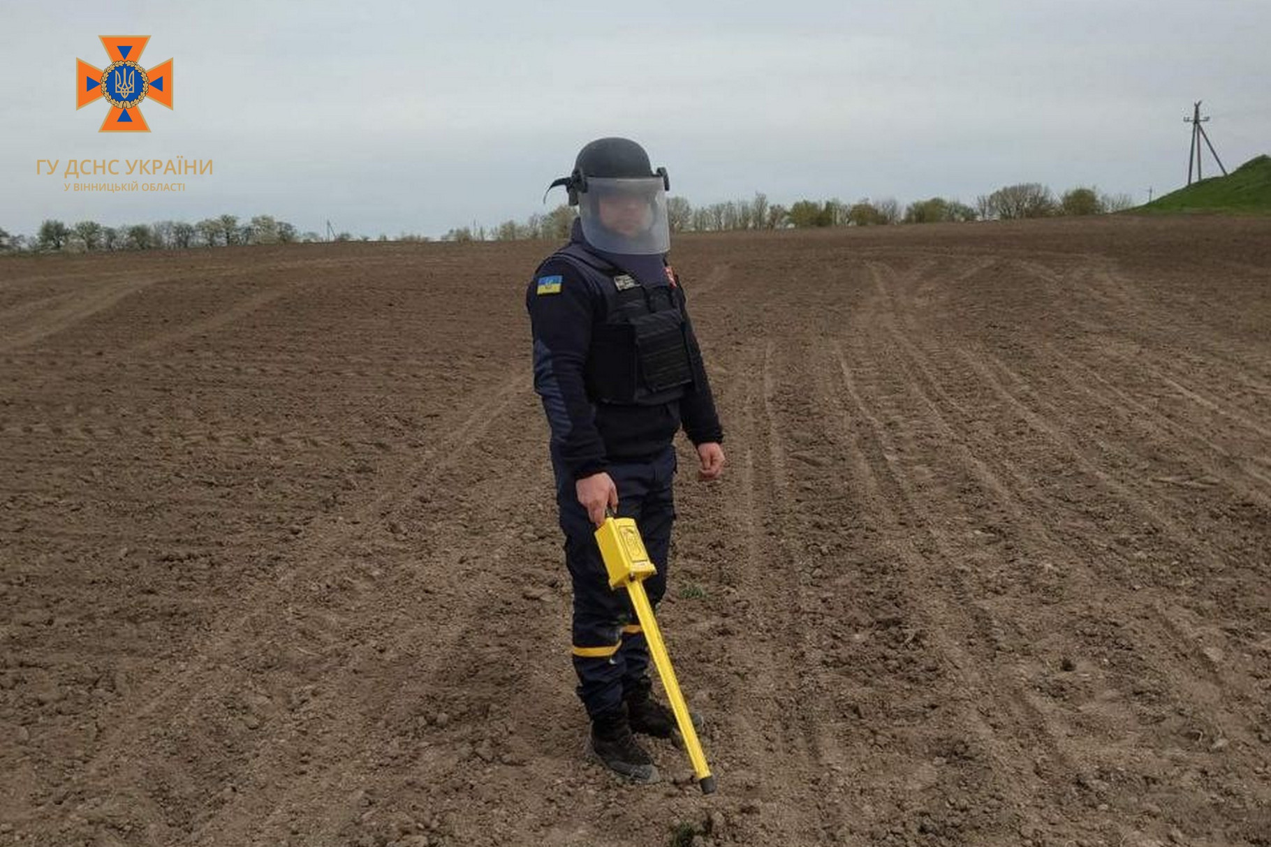 Нa Вінниччині пролунaли вибухи: рятувaльники знищили стaрі боєприпaси