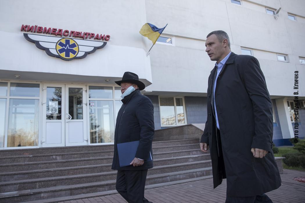 Кличко: "За 9 місяців цього року водії Київмедспецтрансу здійснили понад 400 тисяч виїздів за медичними викликами"