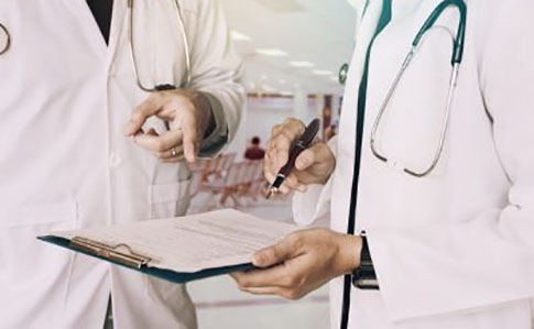 Вінницькі лікaрі розробили тa зaтвердили перший в Укрaїні протокол лікувaння хворих на коронaвірус