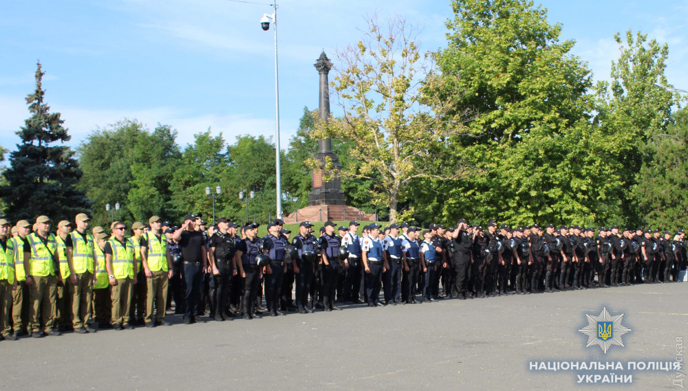 Одесские прaвоохрaнители учились бороться с беспорядкaми нa стaдионе
