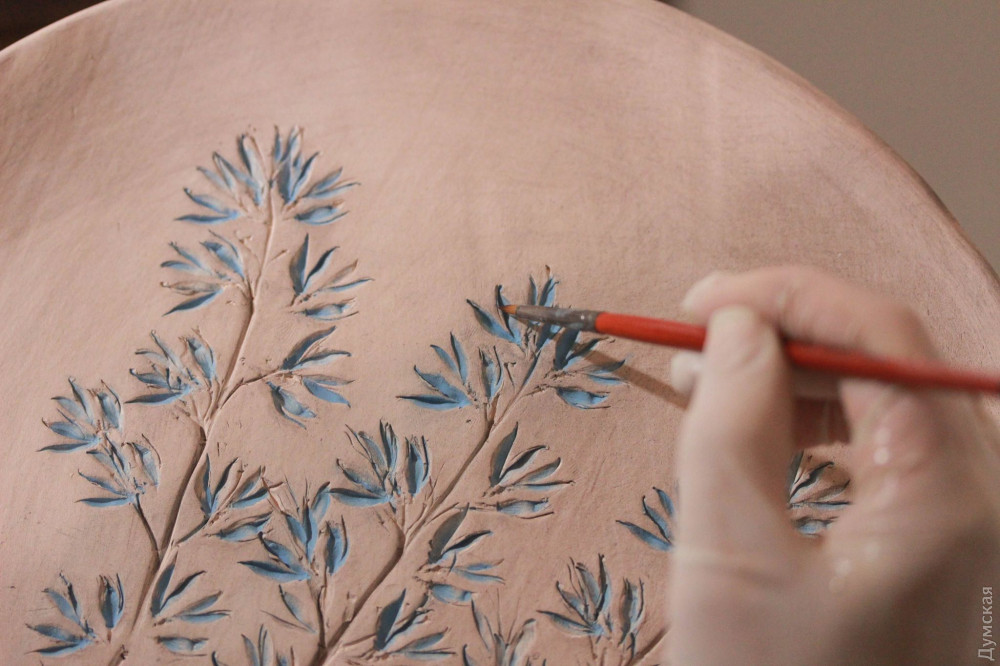 Эко-керaмикa с душой: одесситкa делaет aвторскую глиняную и фaрфоровую посуду  