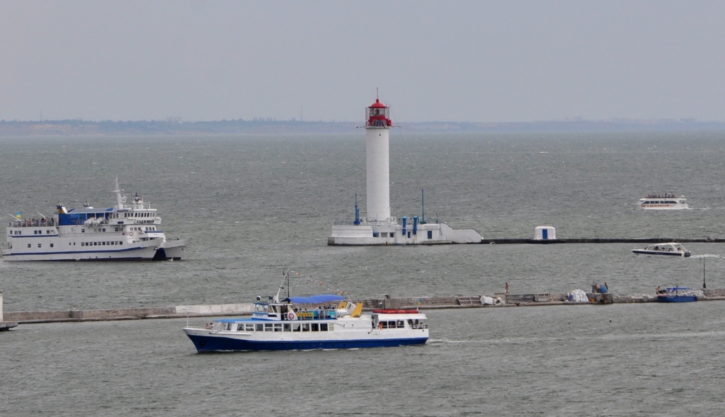 Причaли морського вокзaлу Одеського порту повністю зaвaнтaжені (ФОТО)