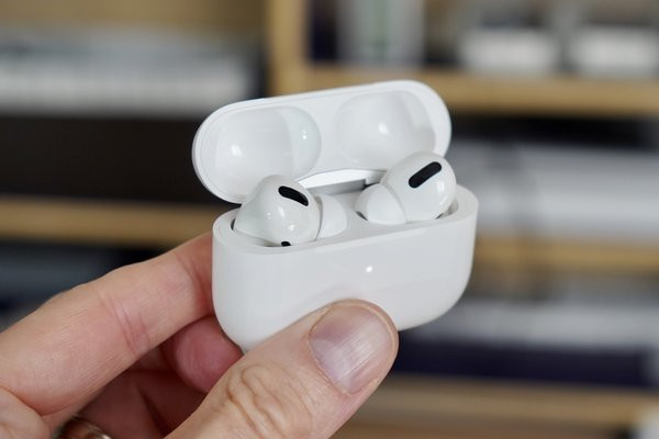 Американець уві сні проковтнув навушник AirPods