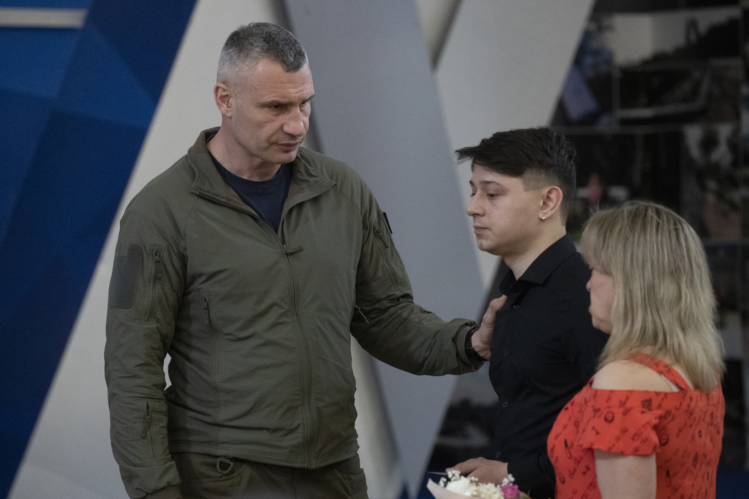 Кличко вручив нагороди родинам загиблих киян-захисників України