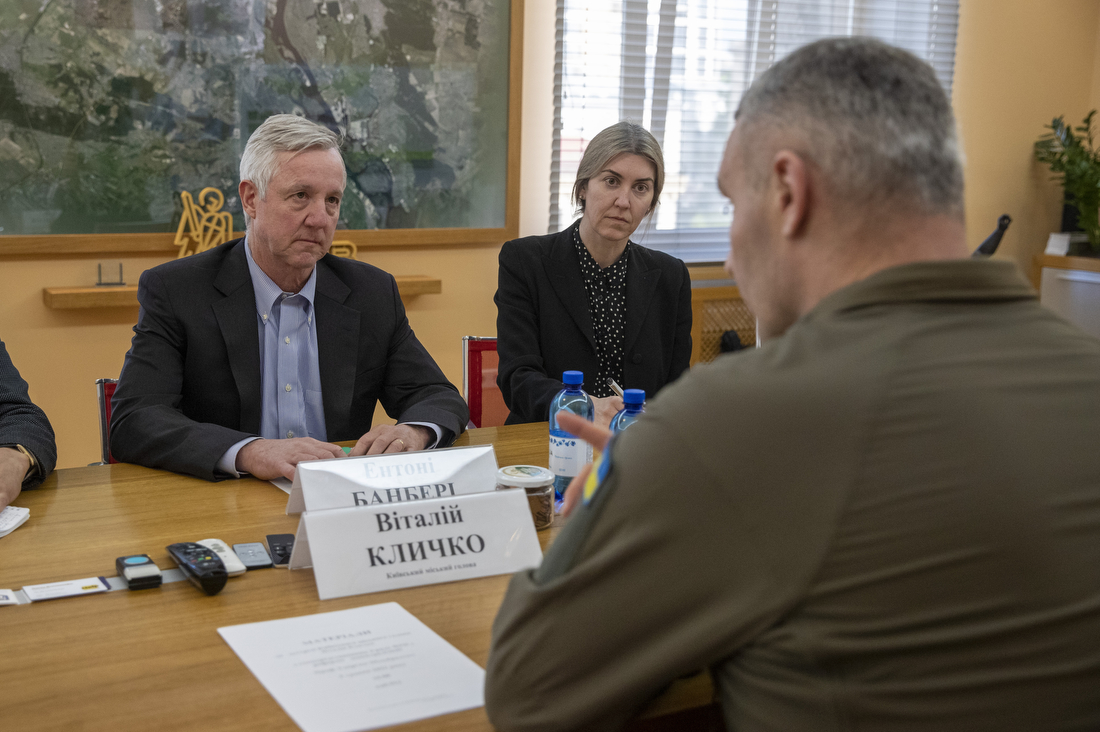 Кличко зустрівся з делегацією Міжнародної фундації виборчих систем IFES