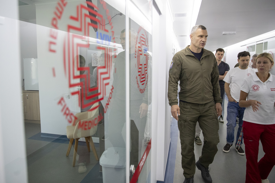 Кличко відвідав у Львові великий реабілітаційний центр, який відкрили навесні цього року