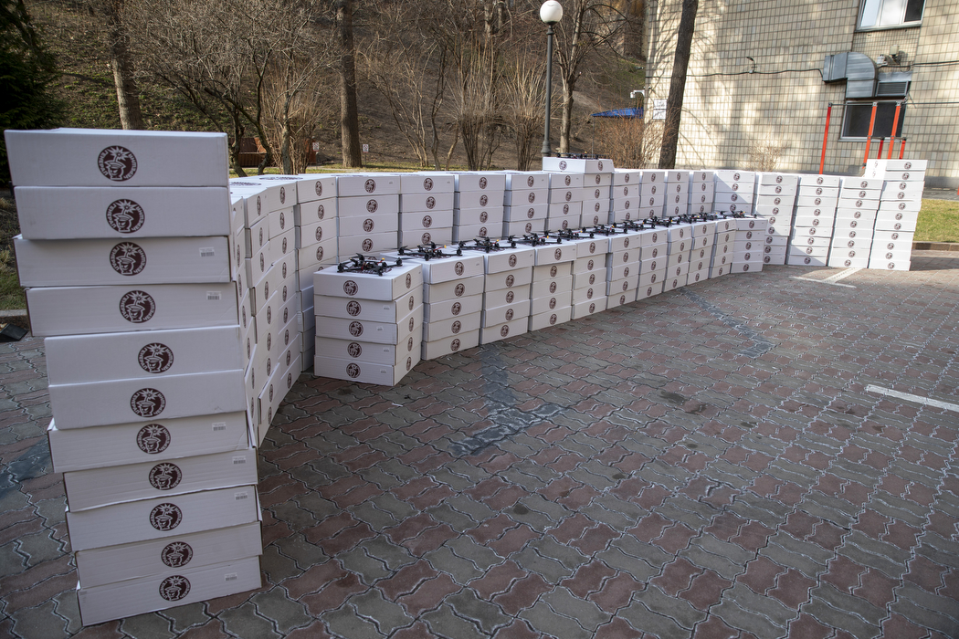 Кличко передав від громади столиці ще 400 дронів бійцям 4-ї бригади Нацгвардії України “Рубіж”