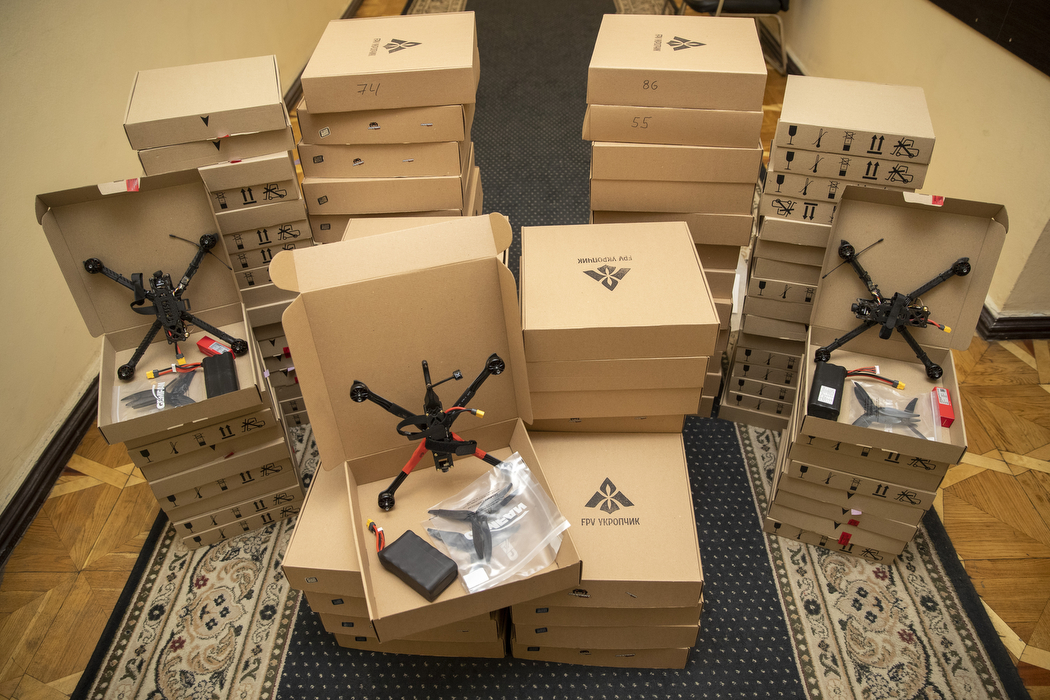 Брати Клички передають під Авдіївку ще 100 дронів