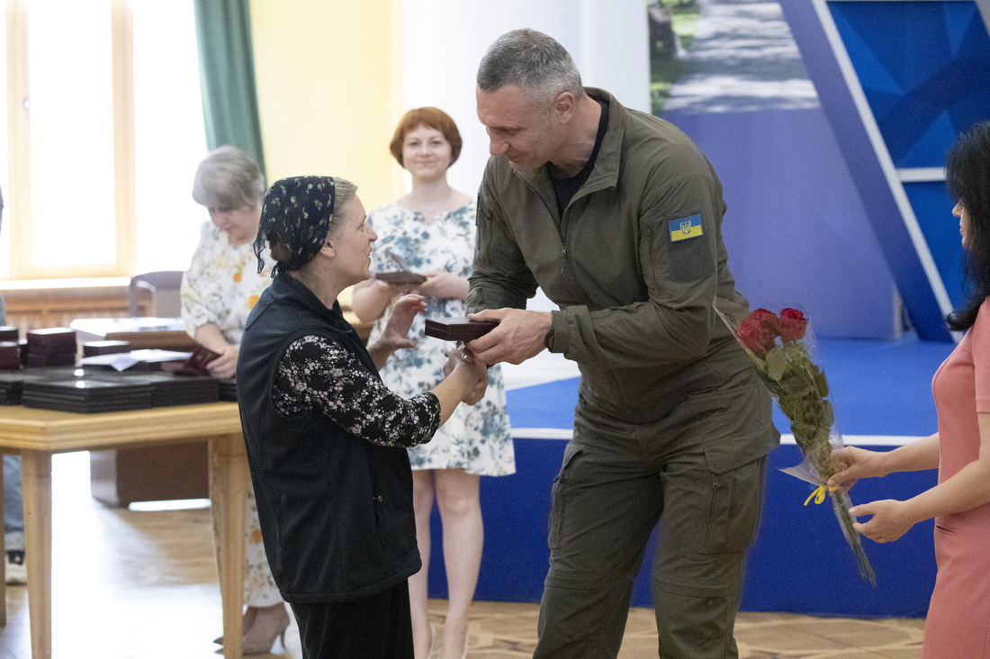 Кличко нагородив державними та урядовими нагородами, відзнаками Міністерства оборони України найкращих киян – працівників різних сфер