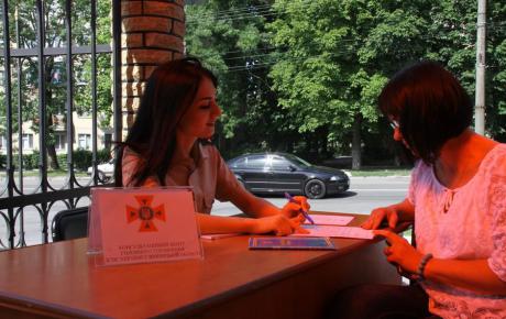 Вінницькі рятувальники розгорнули пересувний консультаційний центр