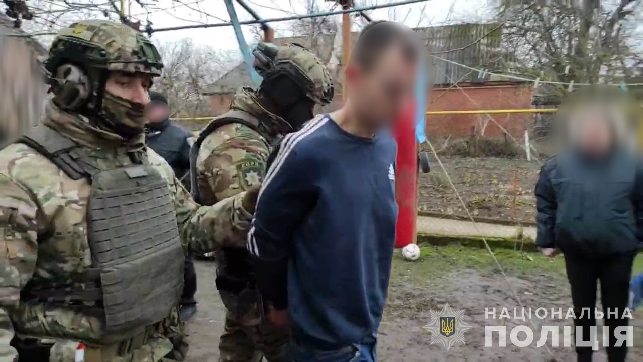 Спецоперація на Вінниччині: поліція з використанням КОРД звільнила двох жінок, утримуваних у заручниках