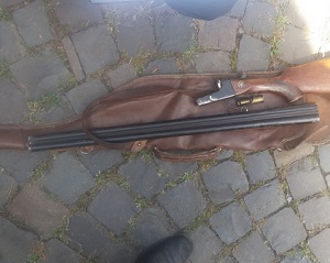 У Мукачеві чоловік стріляв з рушниці посеред вулиці