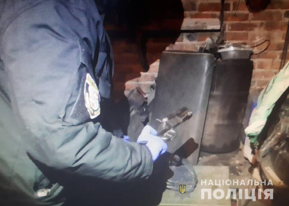 На Вінниччині поліція вилучила у пенсіонера зброю