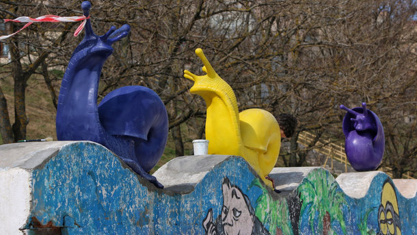 В Одeссe появились рaзноцвeтныe улитки и мeчтaтeль