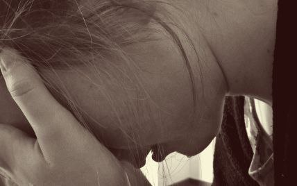 Два тижні спала сидячи, прив'язана до батареї: моторошні подробиці викрадення дочки депутата з Полтави