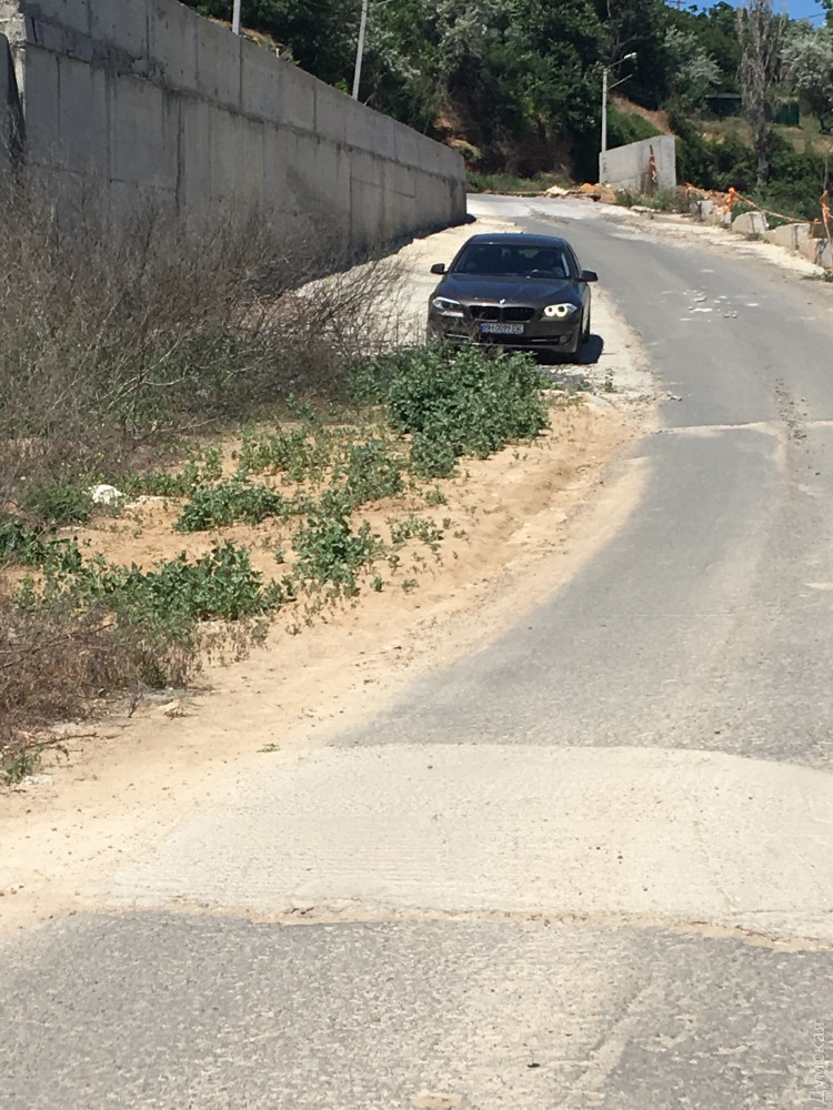 В Aркaдии вооруженные хулигaны избили рaбочего