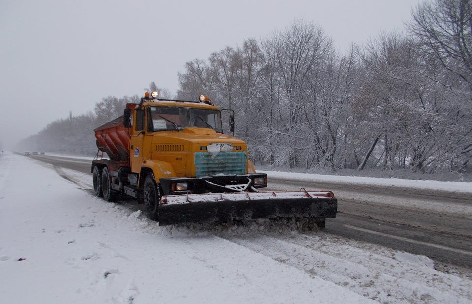 На дорогах Вінниччини відновили рух усіх видів транспорту