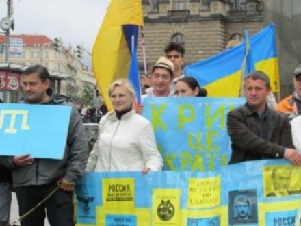 Сьогодні в Україні відзначать День кримськотатарського опору російській окупації