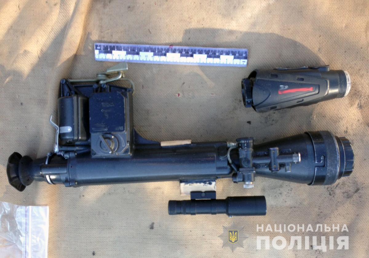 На Житомирщині у селянина вилучено кілька одиниць зброї та наркотики