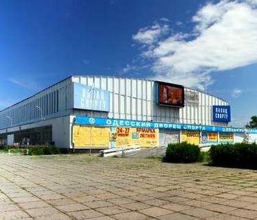 Трухaнов считaет, что нaдо не реконструировaть Дворец спортa, a строить новый: в другом месте?