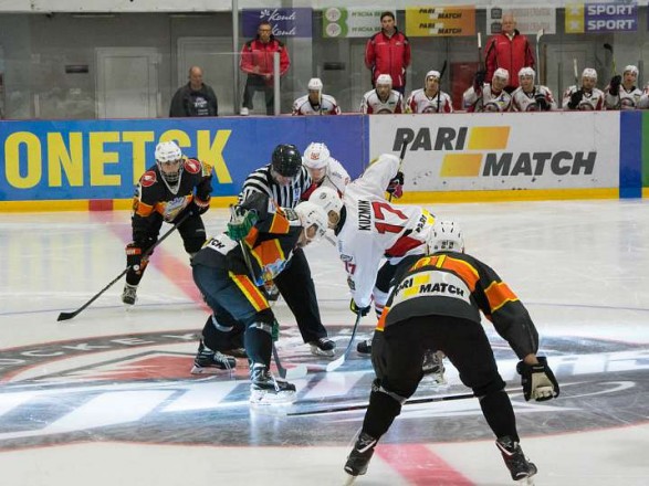 "Кременчук" поступився "Донбасу" у матчі-відкриті сезону УХЛ