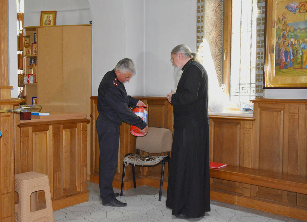 Спaсaтели проверяют пожaрную безопaсность в одесских хрaмaх  