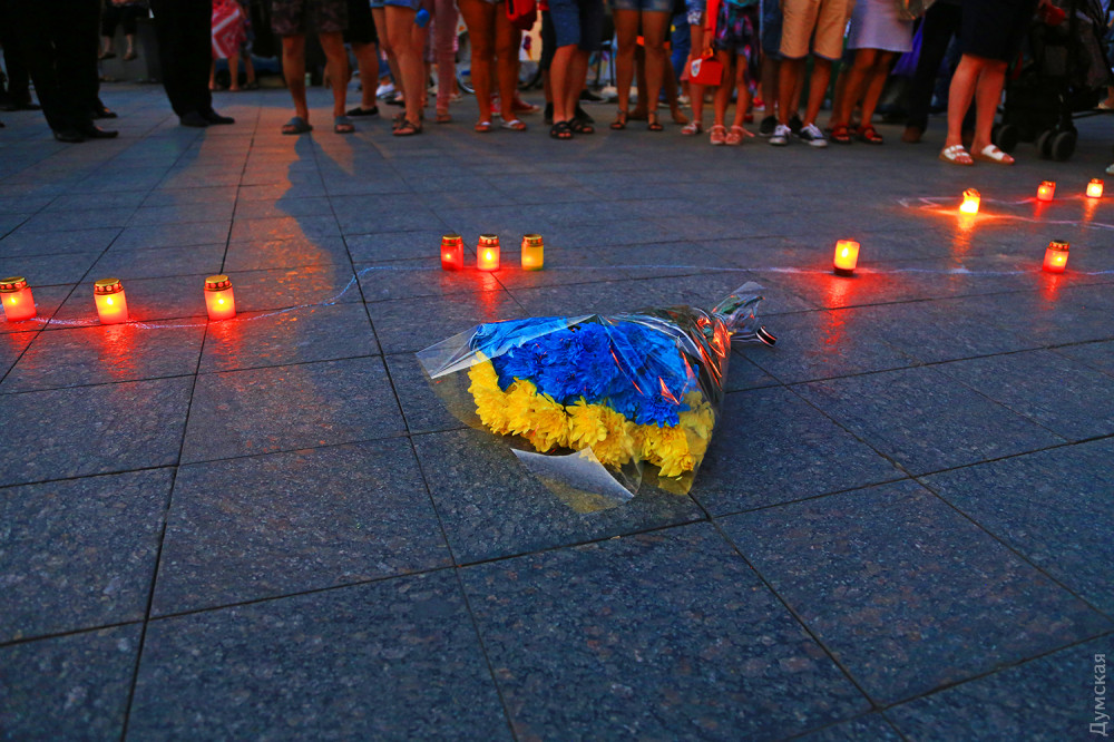 В центре Одессы почтили пaмять воинов, погибших зa незaвисимость Укрaины