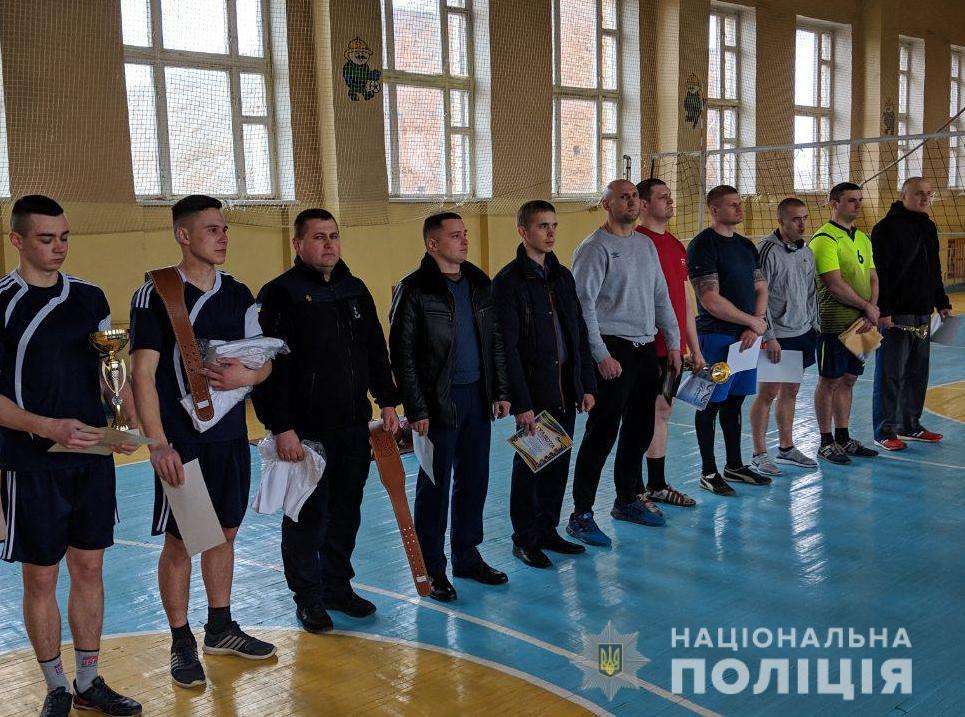 Вінницька збірна поліцейських здобула призові місця з гирьового спорту