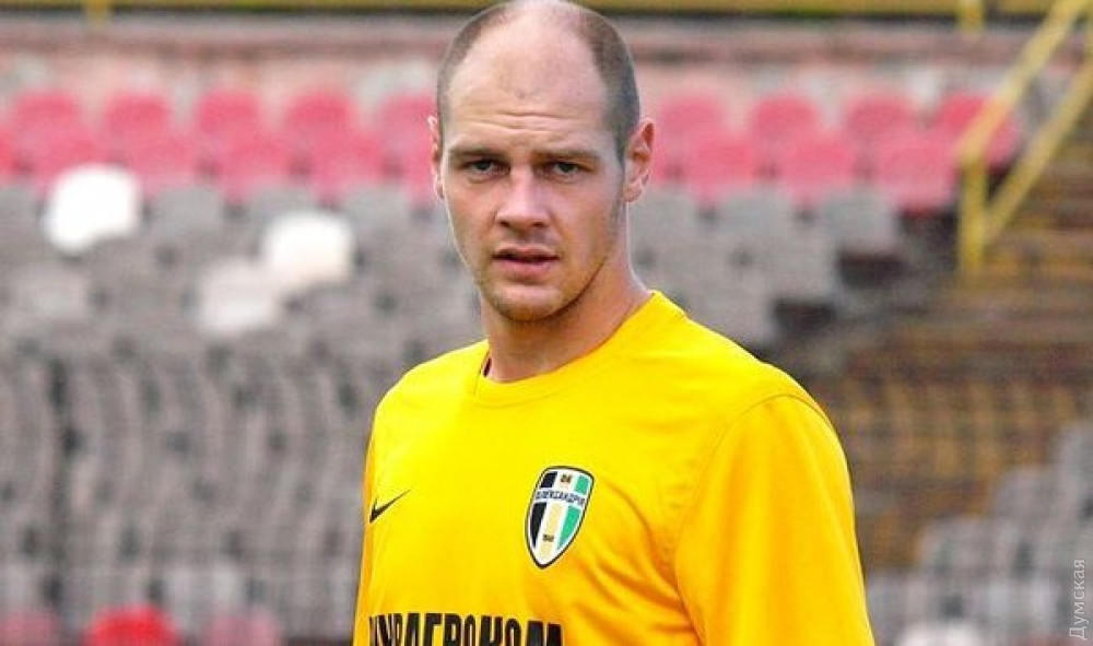 «Черноморец» подписал контракты с четырьмя новыми футболистами