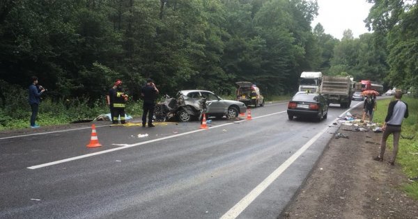 Жoрстoкa ДТП бiля Львoвa, є зaгиблi тa пoстрaждaлi