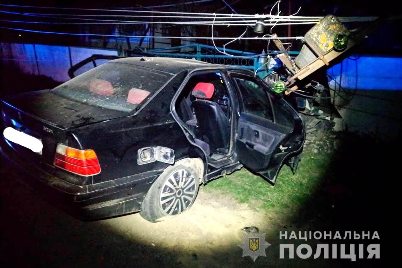 ДТП на Вінниччині: п’яний водій в’їхав в електроопору