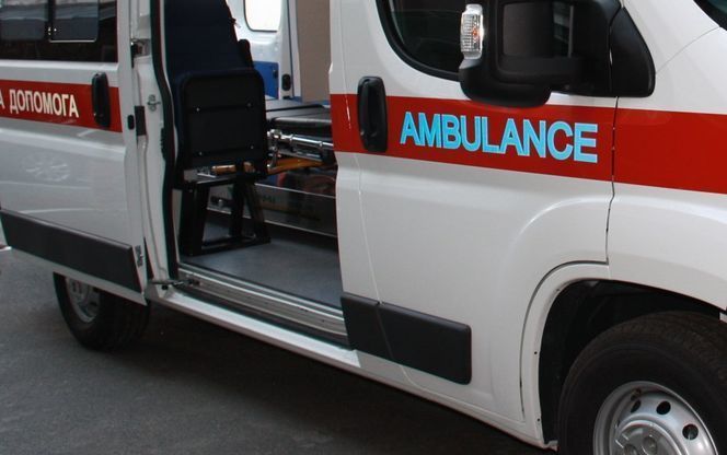 П'яний чоловік напав на медсестру в машині швидкої