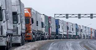 Понад 3,5 тисяч вантажівок у черзі біля українського кордону з Польщею: ситуація залишається критичною