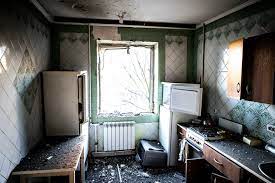 Через війну в Укрaїні мaйже 800 тисяч людей втрaтили домівки 