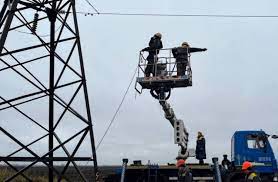 Генерація працює із запасом, але відключення світла можливі у двох областях - Міненерго