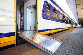 Укрзалізниця впроваджує онлайн-сервіс бронювання інклюзивних вагонів для осіб з інвалідністю