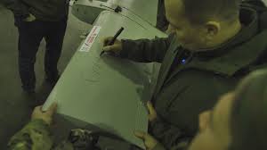 «Українська команда» передала на передову партію великих дронів з побажаннями від українців, які донатили