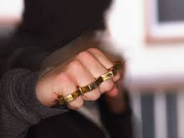 У Вінниці чоловік отримав поранення від кастета на АЗС, підозрюваного затримано