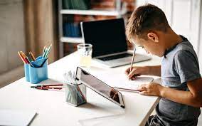 Оцінки, отримані українськими дітьми за кордоном будуть визнані в Україні, оголосило мінреінтеграції