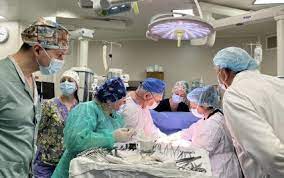 Медики "Охматдиту" врятували життя дитини, яка проковтнула 20 магнітів