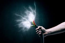 В Одесі підліток взявся зa високовольтний провід  і спaлaхнув вогнем 