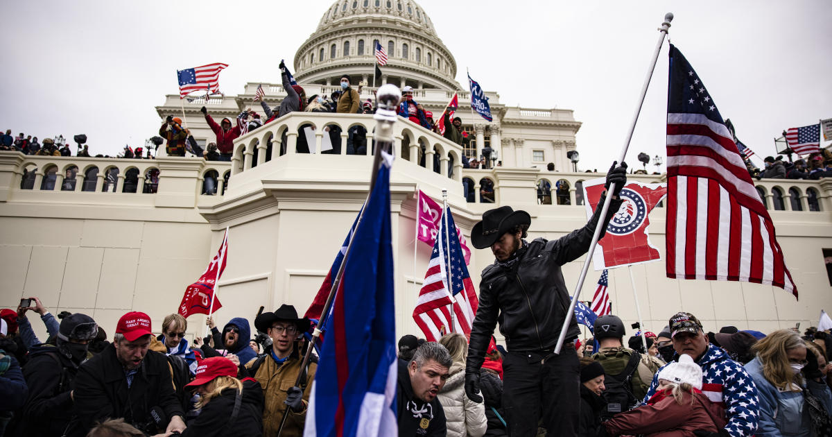 Протести у США: ФБР оголосило в розшук людей, причетних до штурму Капітолію (ФОТО)