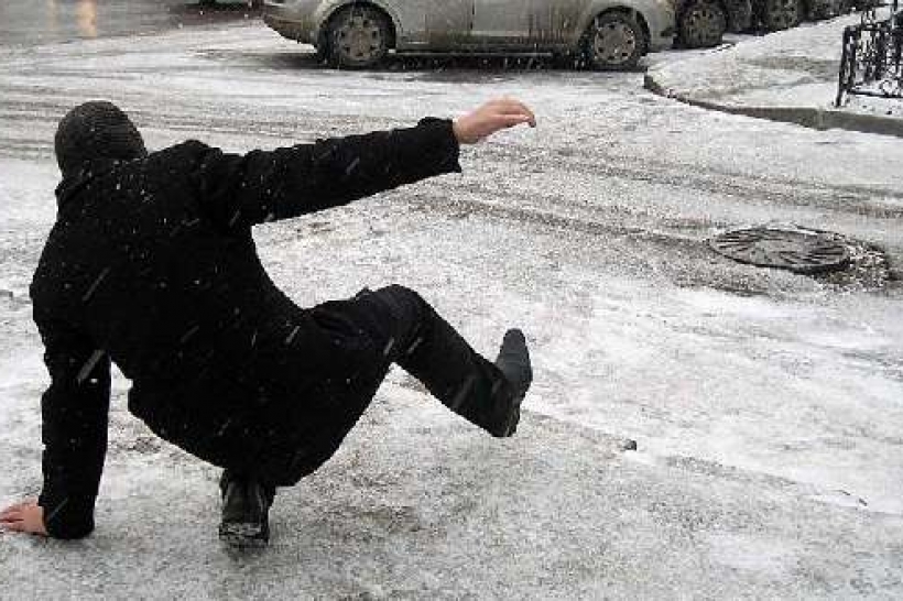 Киян попереджають про мокрий сніг і ожеледицю