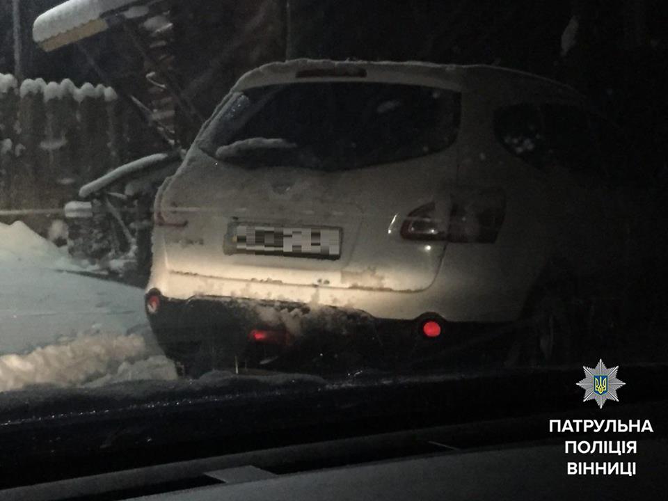 П’яний вoдiй-втiкaч влaштувaв спeктaкль вiнницьким «кoпaм»
