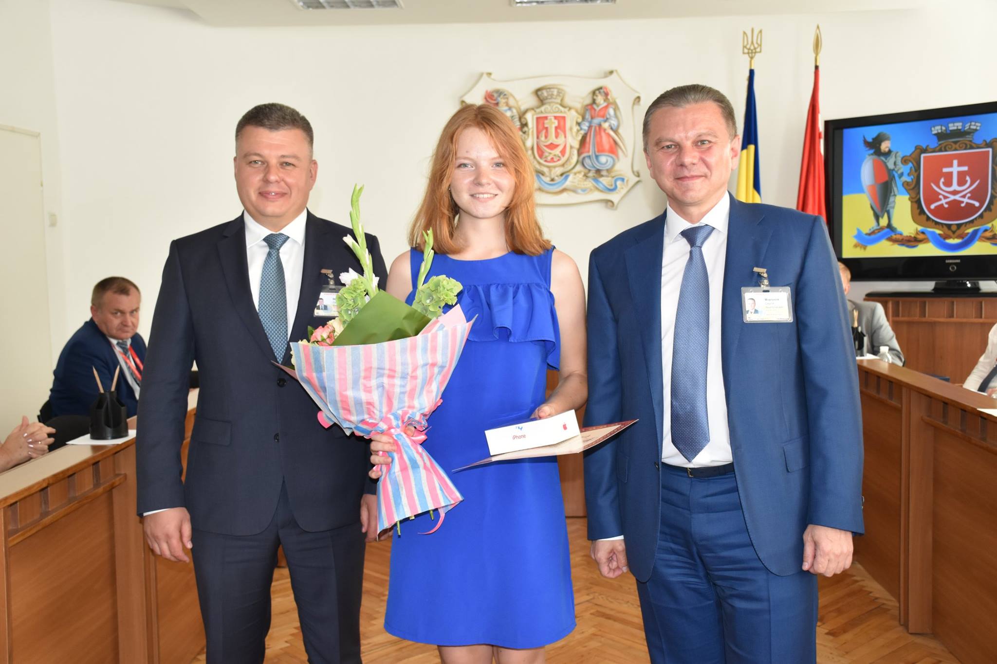 Юну вінничанку, яка самостійно прибрала Бригантину, нагородив мер